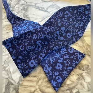 Tommy Hilfiger Navy Floral Bow Tie